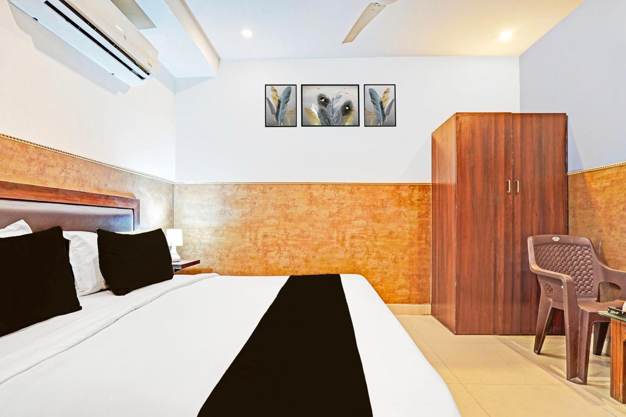 होटल Collection O Tilak Nagar Near Pacific Mall 4*